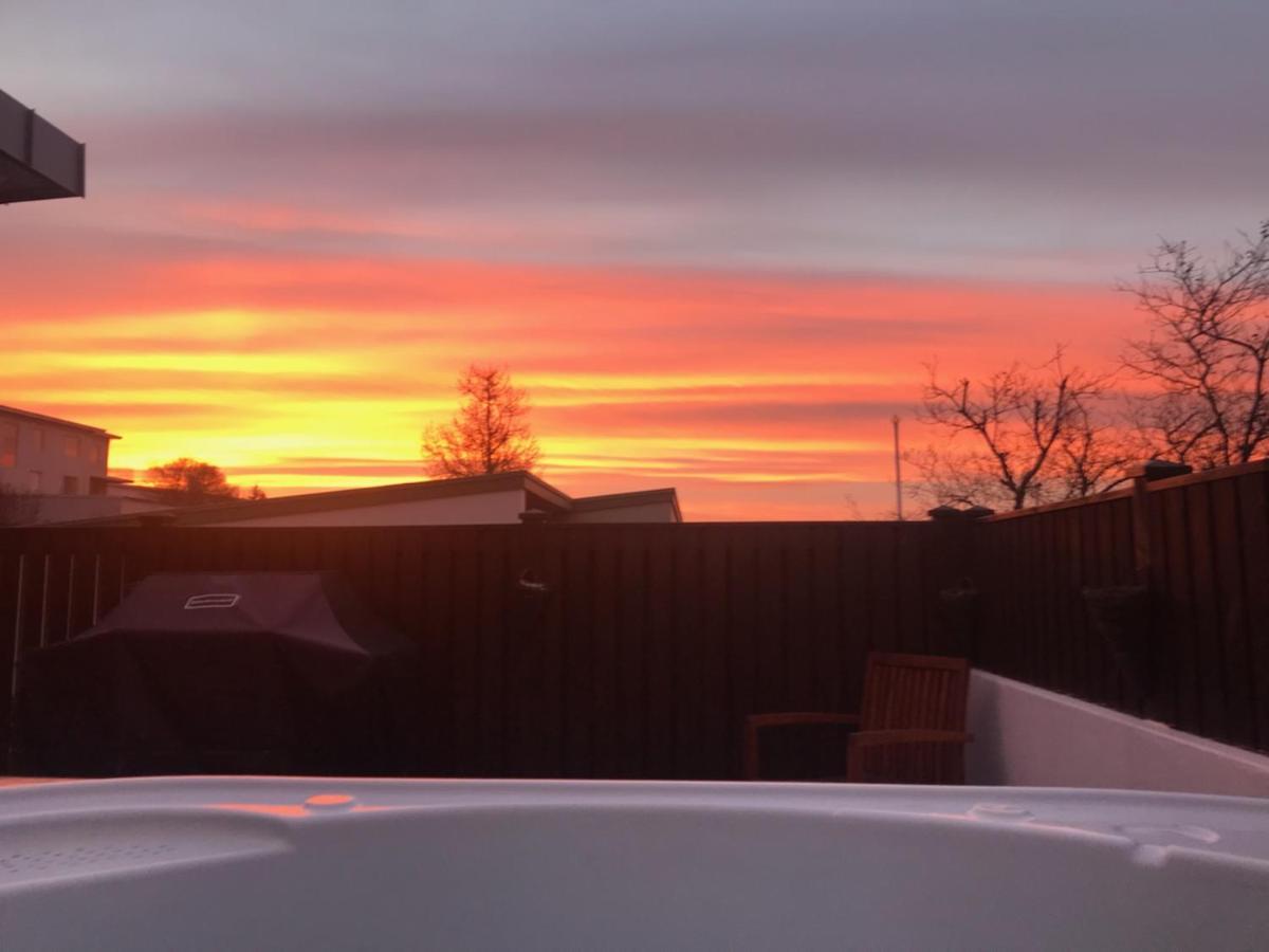ICELAND SJF Villa, Hot tub&Outdoor Sauna Amazing Mountains&City View Over Reykjavík Reiquiavique Exterior foto